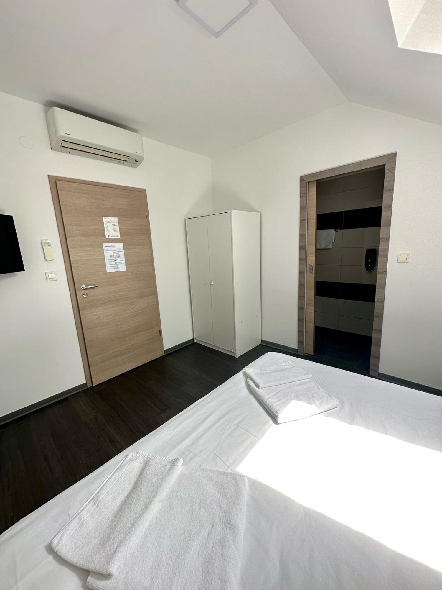 Kaptol Rooms Zagabria Esterno foto